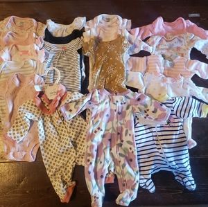Girls premie clothing lot